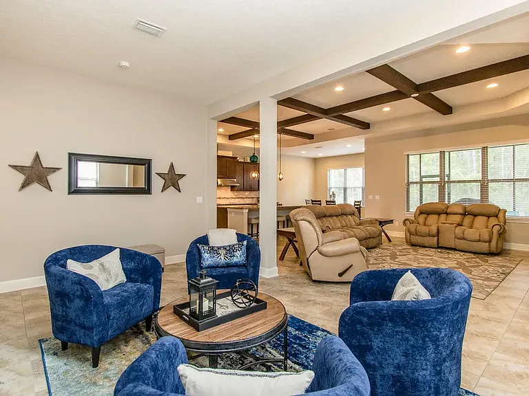 702 Charter Oaks Blvd — Photo 7