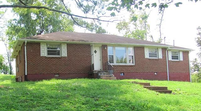1st image of 3925 Banbury Dr