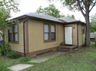 202 E 5th St #A, Elgin, TX 78621