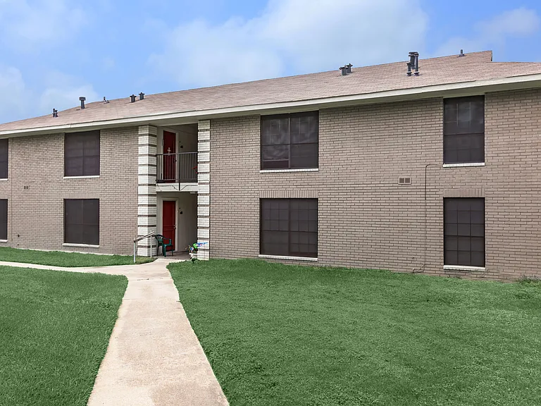 Tower South Apartments — Photo 5