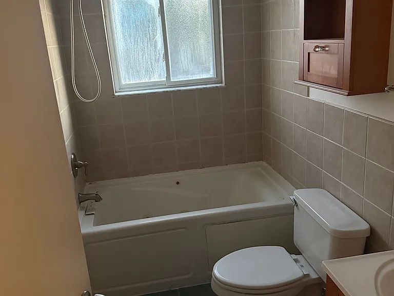 31035 Beechnut St — Photo 3