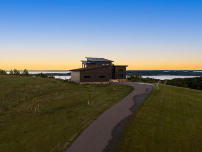 10112 E John Michael Dr, Suttons Bay, MI, 49682