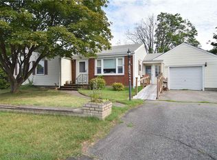 184 Norton St, Riverside, RI 02915