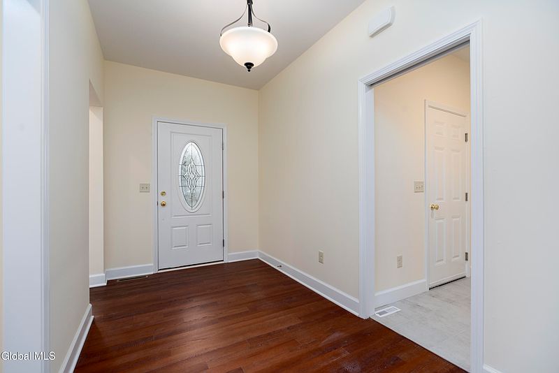 3rd image of 3 Anson Court