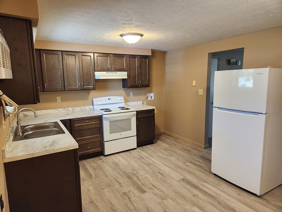 A view of the newly remodeled Kitchen space with new appliances.
