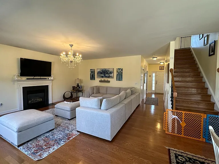 1110 Waverly Pl — Photo 25