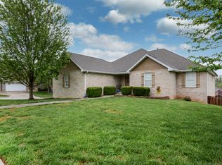 842 E Country Ridge St, Nixa, MO 65714