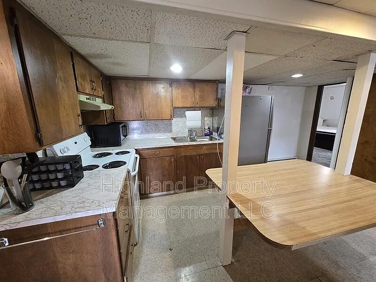 520 NE Maple St #C — Photo 3