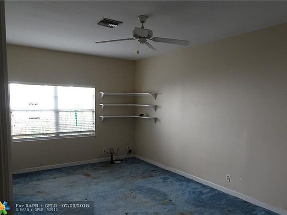 4th image of 1100 SE 6th St