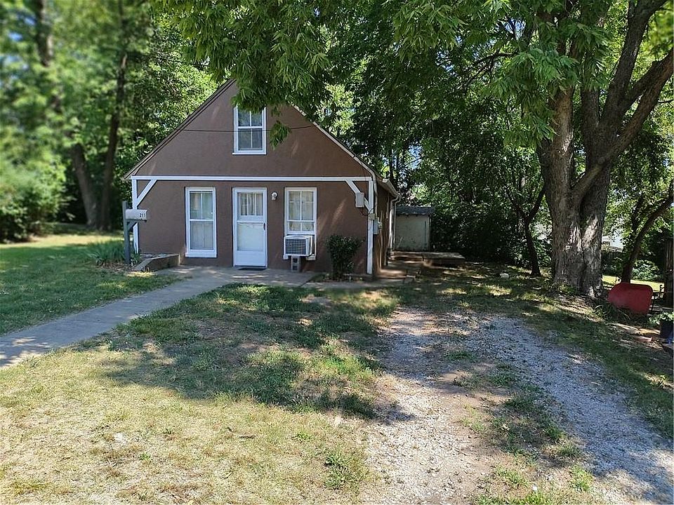 2nd image of 211 Courtland Ave