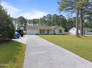 1470 Old Folkstone Rd, Sneads Ferry, NC 28460