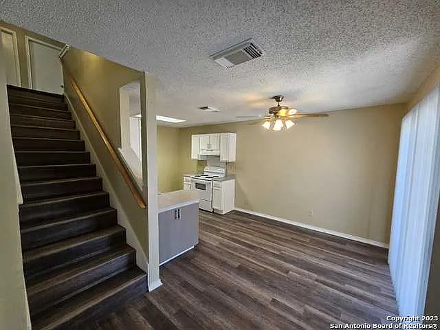 6706 Badger Pass Dr — Photo 3