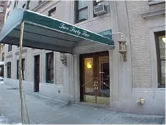 Sold by Douglas Elliman | media 18