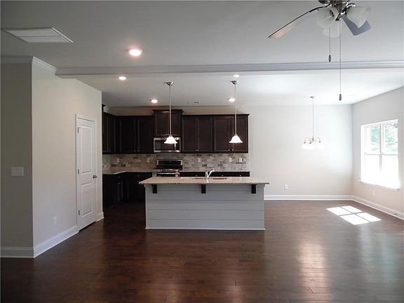 5th image of 775 Huiet Dr