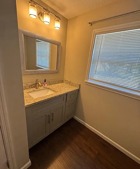 709 SE Alamanda Way — Photo 10