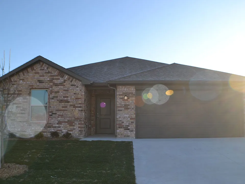 1101 Southridge Ln