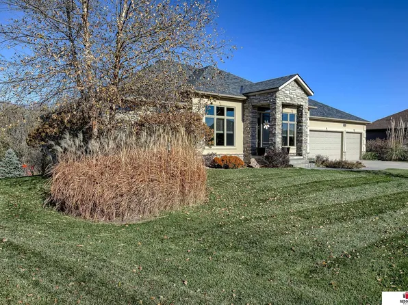 1418 W Cademon Cir, Lincoln, NE 68523