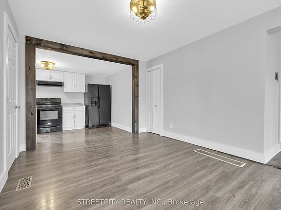 5th image of 190 King St
