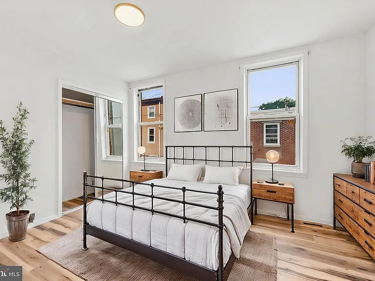 4223 N Hicks St — Photo 13