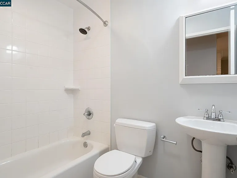 1021 Windsor Dr — Photo 22