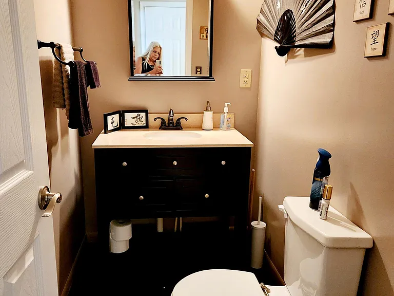 1/2 Bath