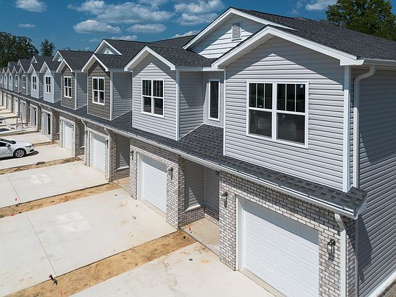 4th image of 319 Carmel Dr #8