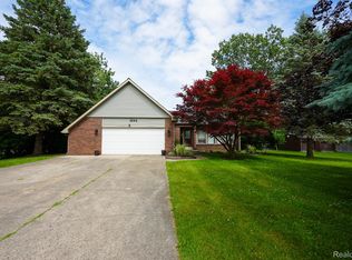 1244 Joal Dr, Flint, MI 48532