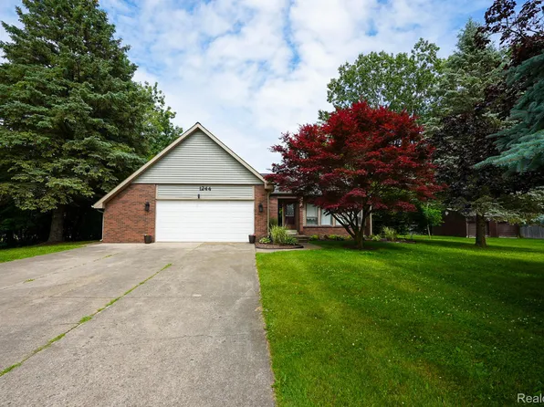 1244 Joal Dr, Flint, MI 48532