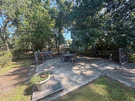 3rd image of 7170 Lewis Dr