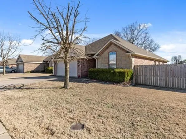 100 E Laurel Ave, Rogers, AR 72758