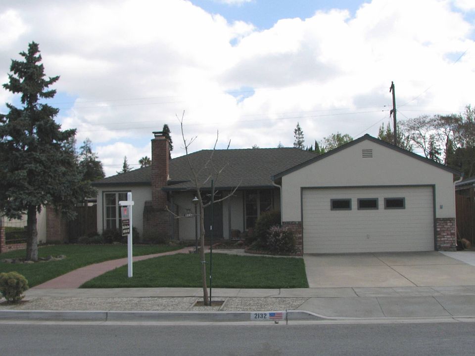 1st image of 2132 Peachtree Ln
