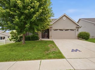 3217 Majestic Dr, Muscatine, IA 52761