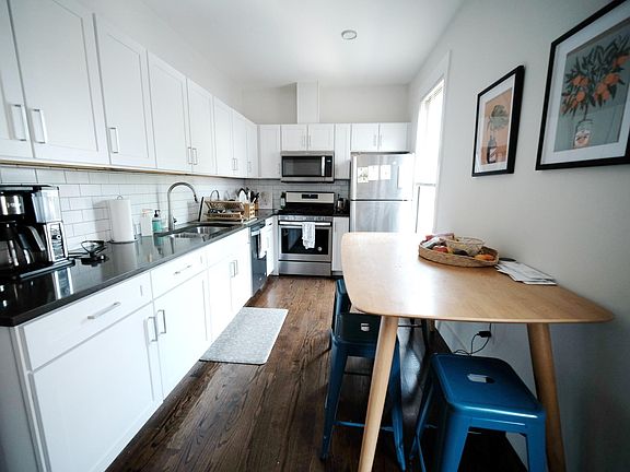4th image of 24 Clary St #3