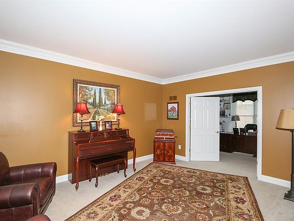 5th image of 4766 Hampton Village Dr