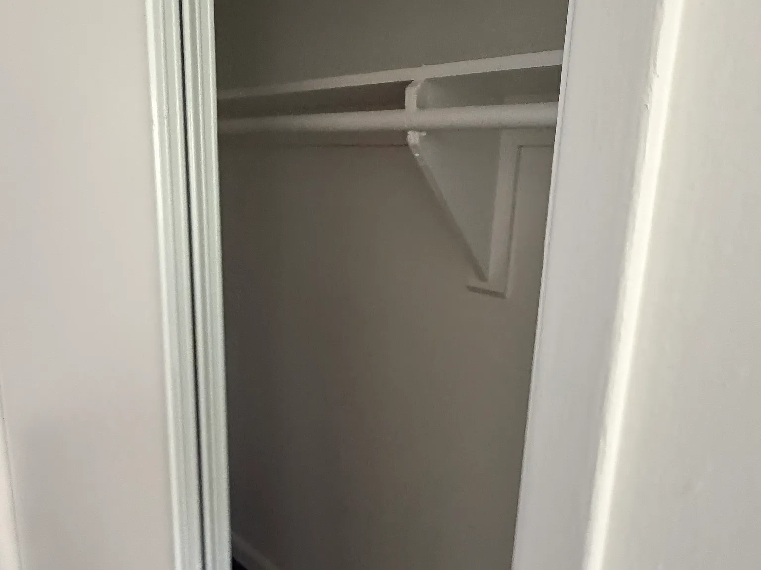 1213 Gordon St — Photo 3