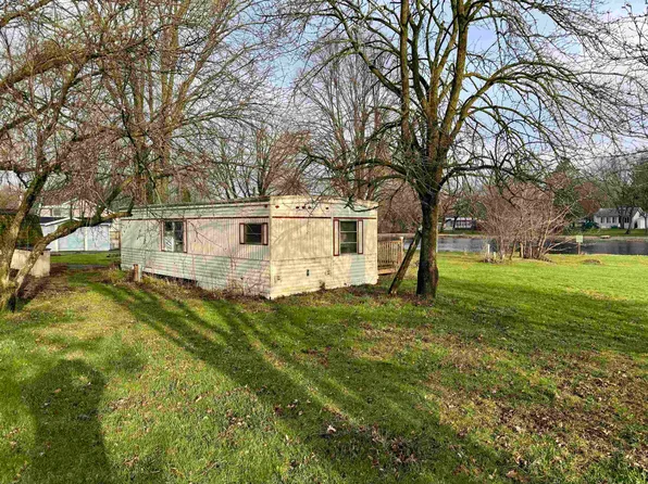 329 Sunrise Ct, Edgerton, WI 53534