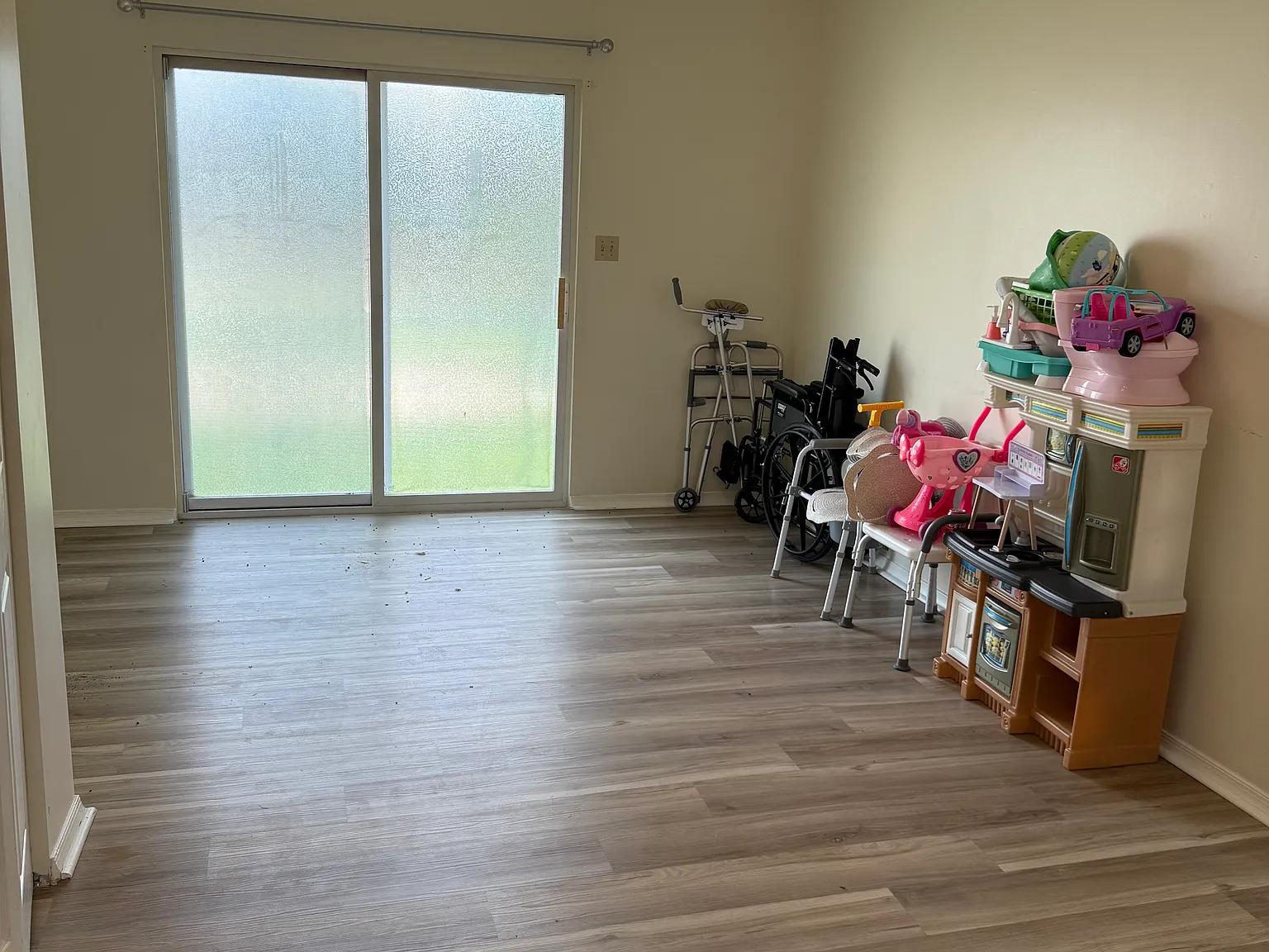 2 bed, 1000 sqft, $1,150 — Photo 2