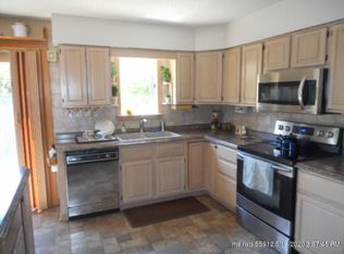 33 Edwards St, Lincoln, ME 04457