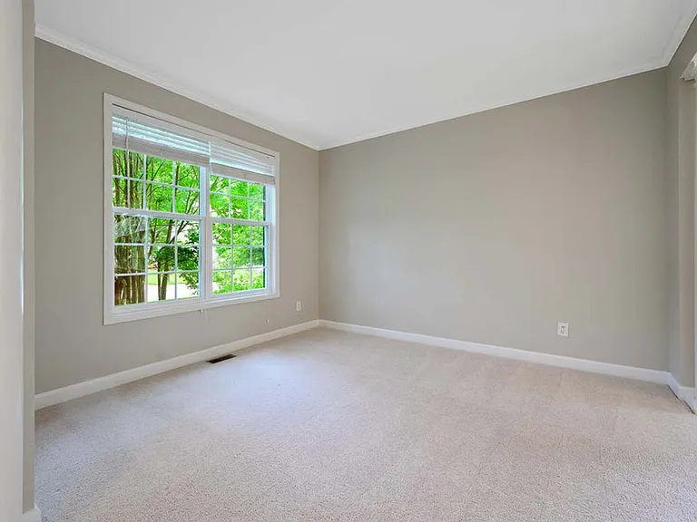 1408 Lindenberg Sq — Photo 14