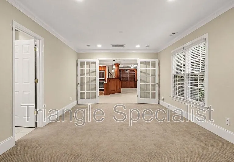 6121 Carlyle Dr — Photo 26
