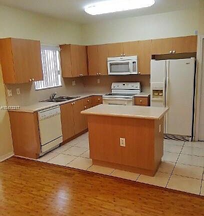 2nd image of 1537 SE 31st Ct
