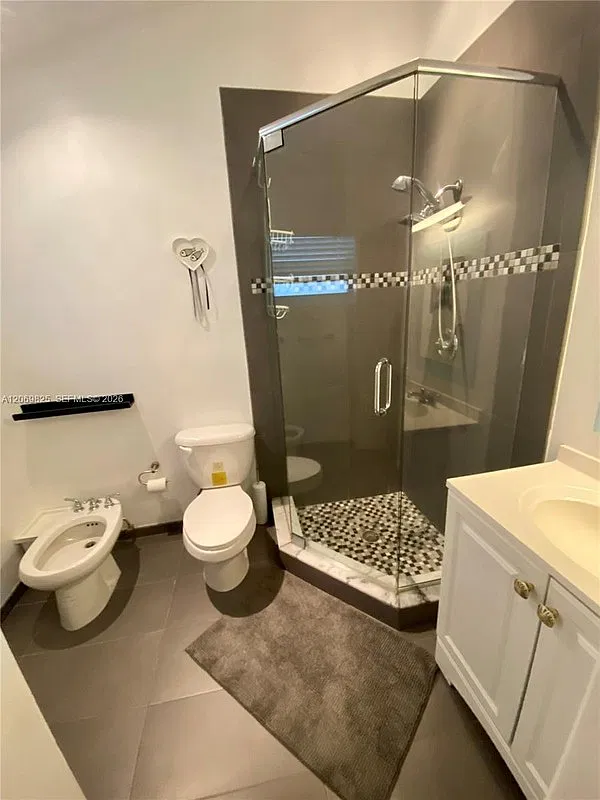 798 Crandon Blvd — Photo 4