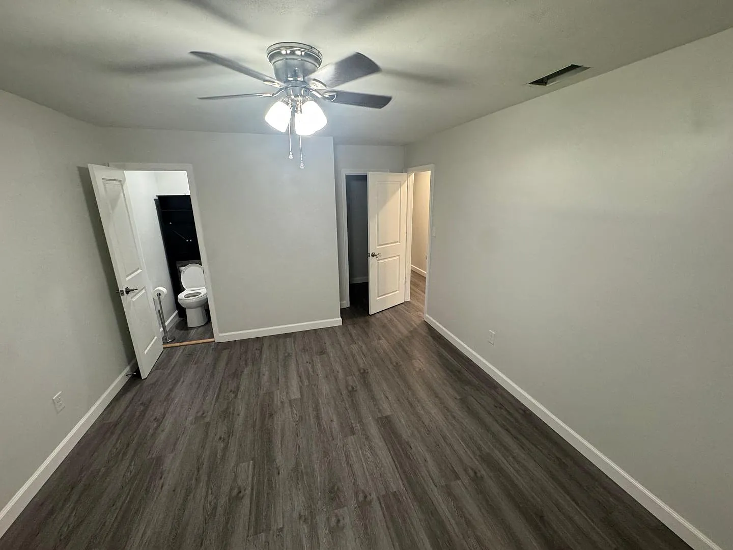948 Hollywood Dr - Rm 2 — Photo 2