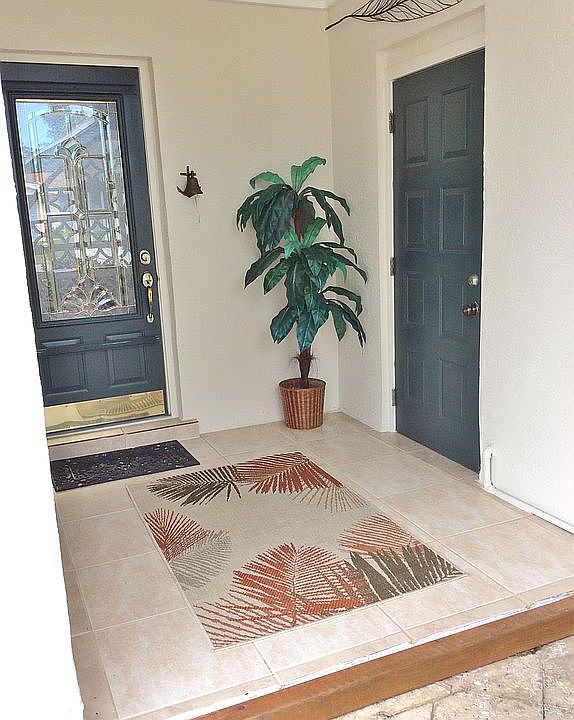 1st image of 238 Flamingo St