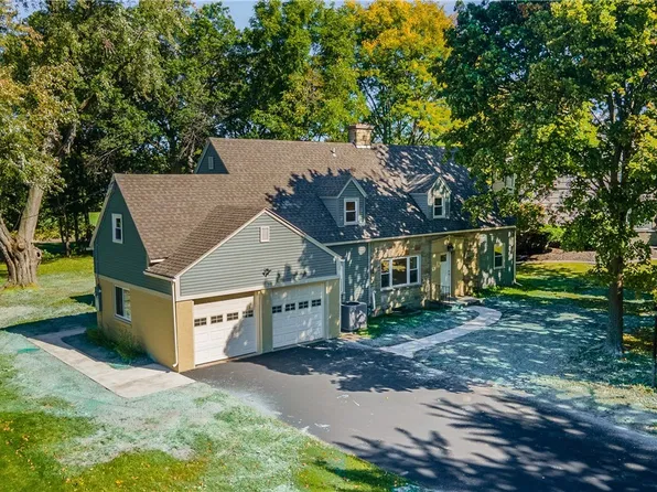 461 Fort Gray Dr, Lewiston, NY 14092