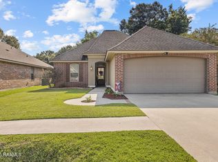 139 Country Garden Ln, Lafayette, LA 70507