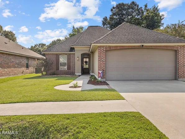 139 Country Garden Ln, Lafayette, LA 70507