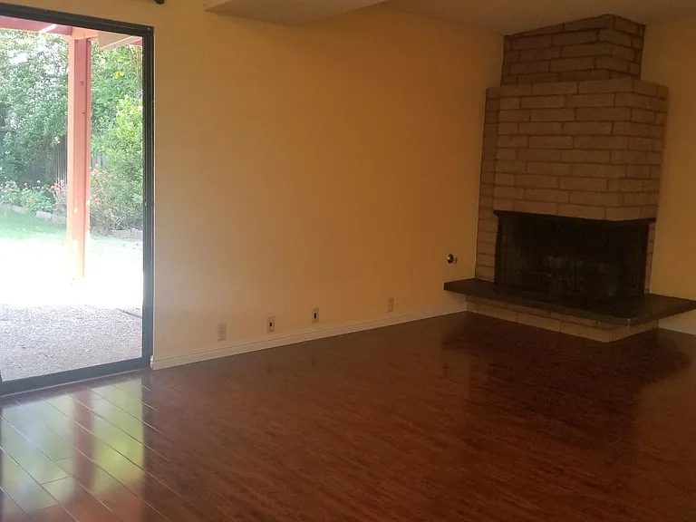 225 Lindo Pl — Photo 4