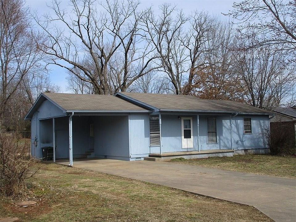 1st image of 205 Cedar Hts