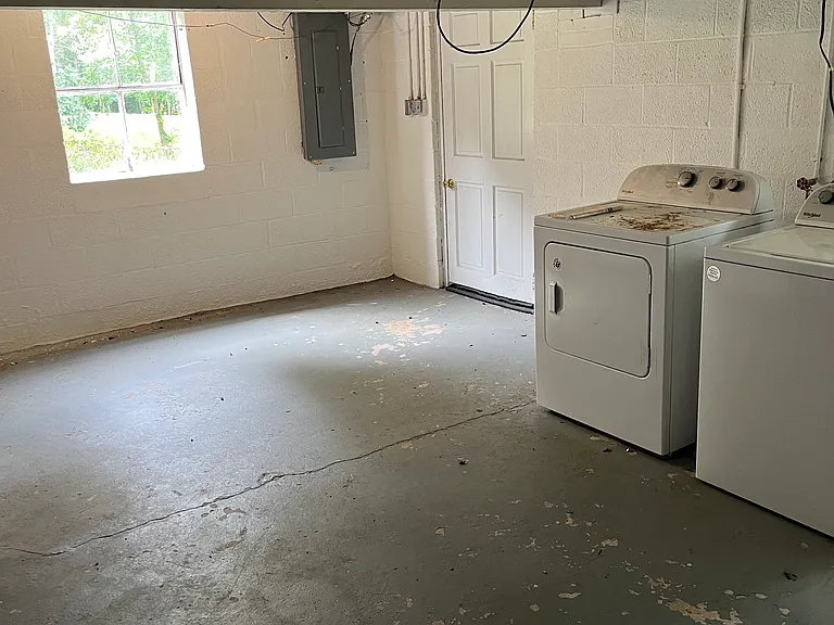 1337 Shepherd St — Photo 7